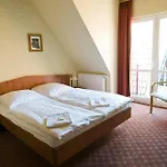 Hotel Am Alten Strom 3*